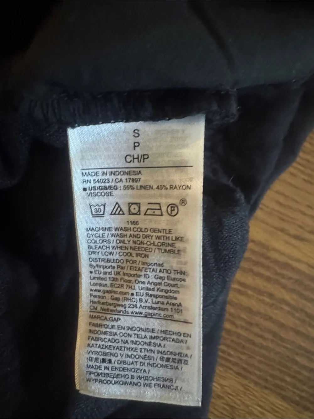 GAP Black Drawstring Linen-Blend Women's Shorts with side and back pockets  NWT
